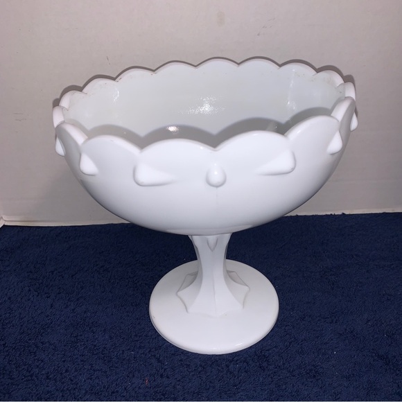 Vintage Indiana White Large Milk Glass Tear Drop Compote Pedestal Dish 7.5in - Picture 1 of 5